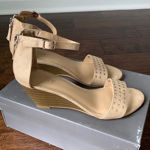 NIB LOFT Ankle Strap Wedge Sandals Size 7